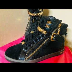 Black MK tennis shoes